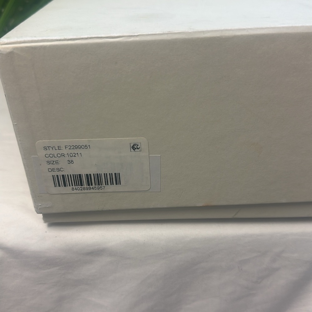 ποΈποΈ HOST PICK π SIMON MILLER Black & White Slice Heeled Sandals, U.S size : 7 - Picture 14 of 14